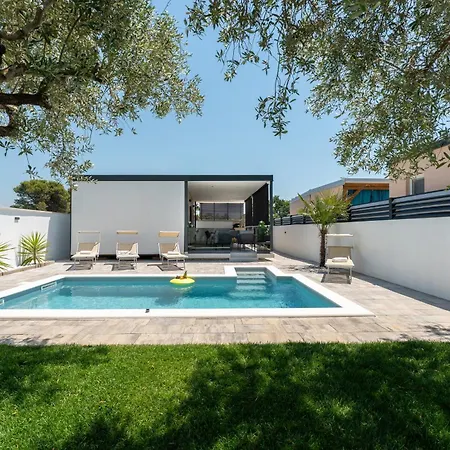 Сasa de vacaciones House With Pool Mari