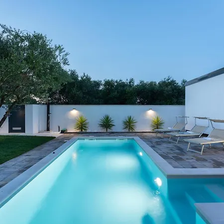 House With Pool Mari * Biograd Na Moru