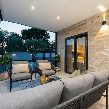 House With Pool Mari Biograd Na Moru